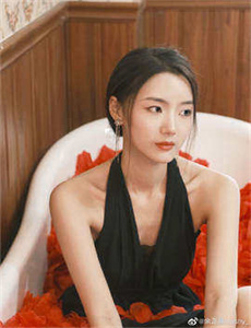 《石头村变形记》