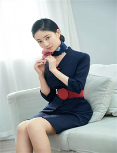 《院长玩新婚护士长李小璐》